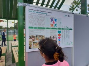 Informationstavla vid Gröna stugans park/flygplansparken.